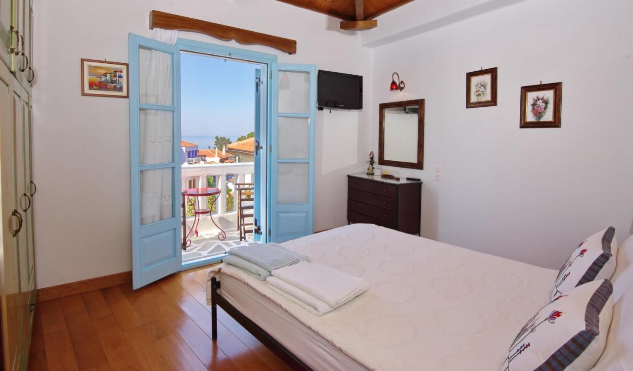 Stella'S Traditional House. Alonnisos Town Exterior photo