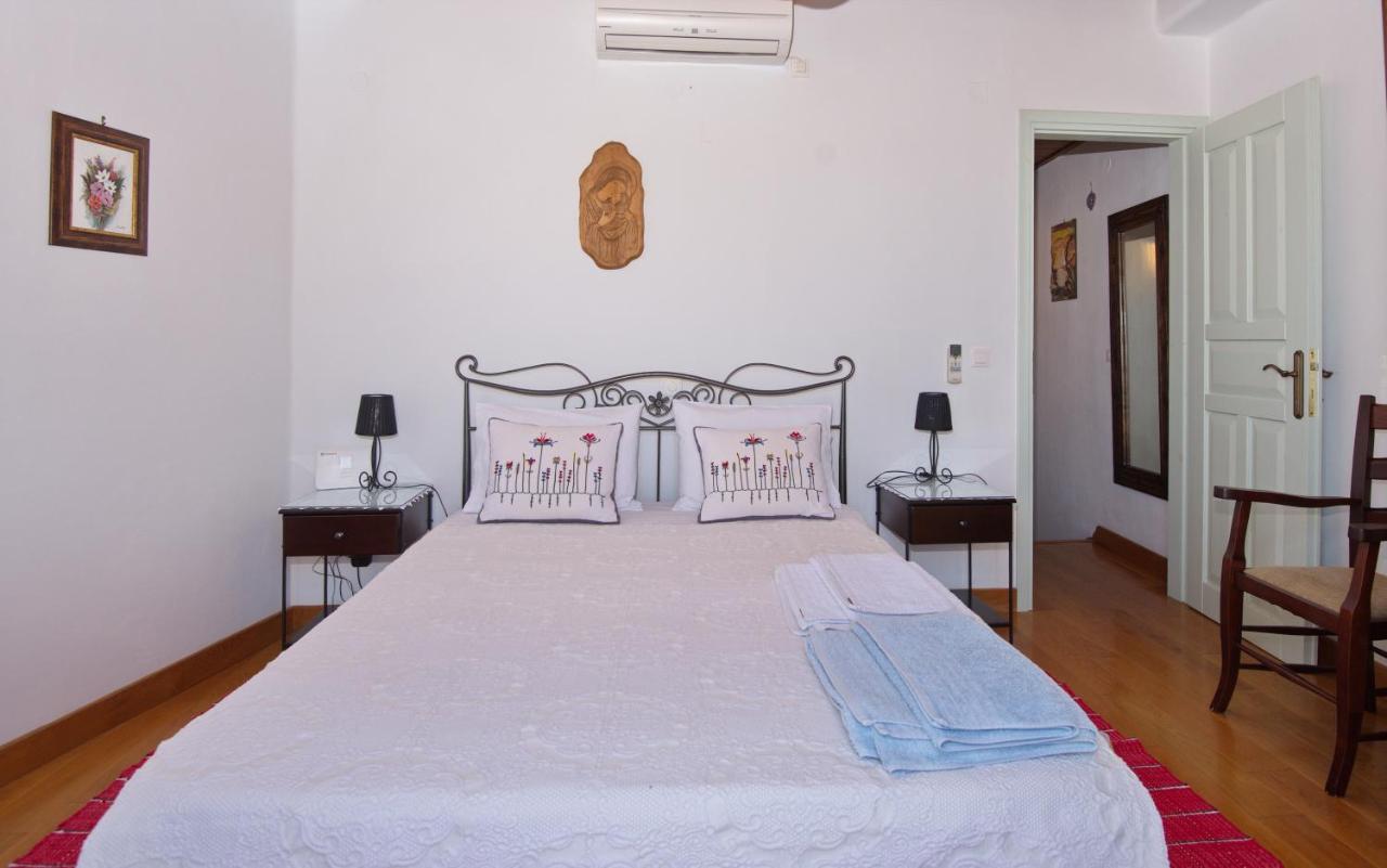 Stella'S Traditional House. Alonnisos Town Exterior photo